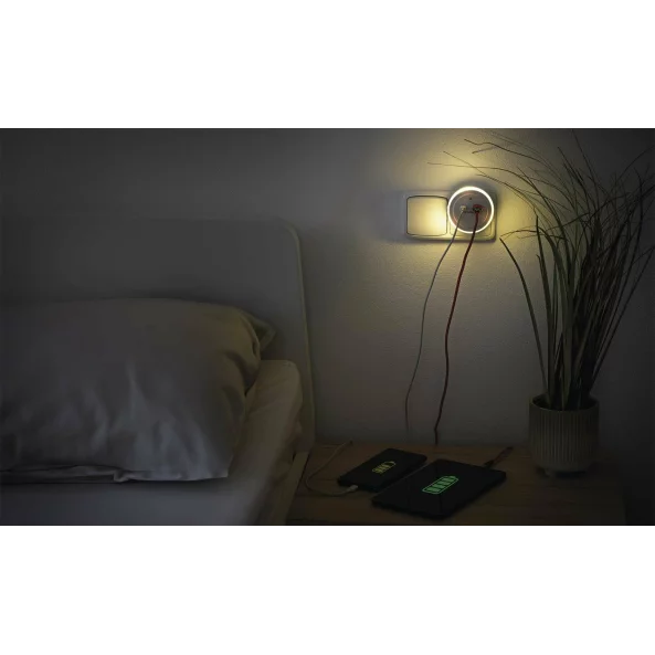 LAMPA DE VEGHE CU SENZOR SI USB A+C